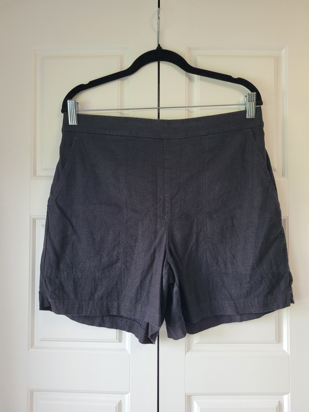 Banana Republic Black Shorts, Linen Blend, Flat-Front, Elastic Waist, Size M